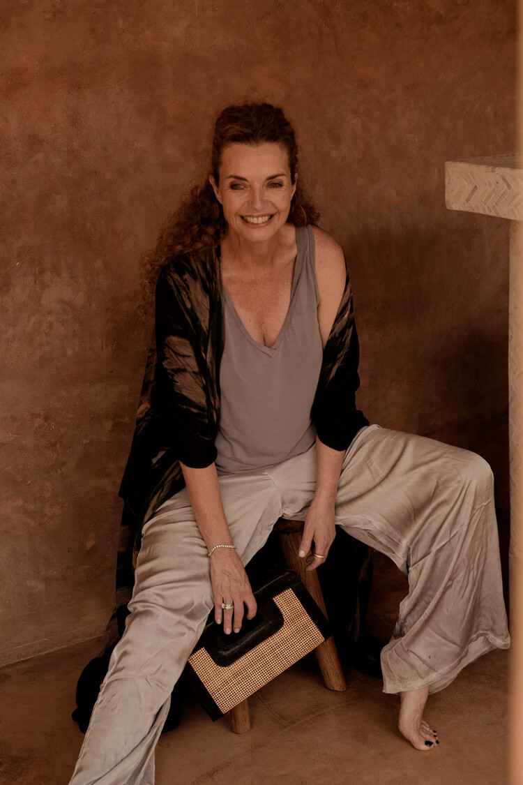 Bazar Bizar The Riviera Noir Clutch - Natural Black