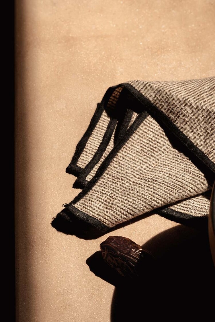 Bazar Bizar La Serviette Code En Lin - Noir Naturel - 45x45