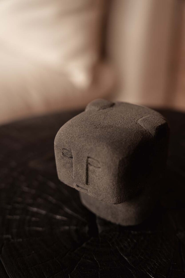 Bazar Bizar The Sumba Stone #18