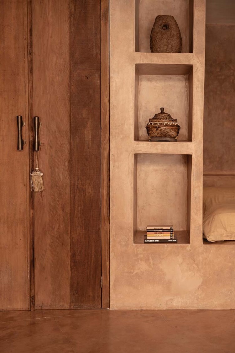 Bazar Bizar Il Portacandele Terra Totem - Marrone