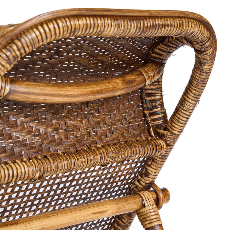 La Silla Reclinable de Ratán - Nogal Oscuro