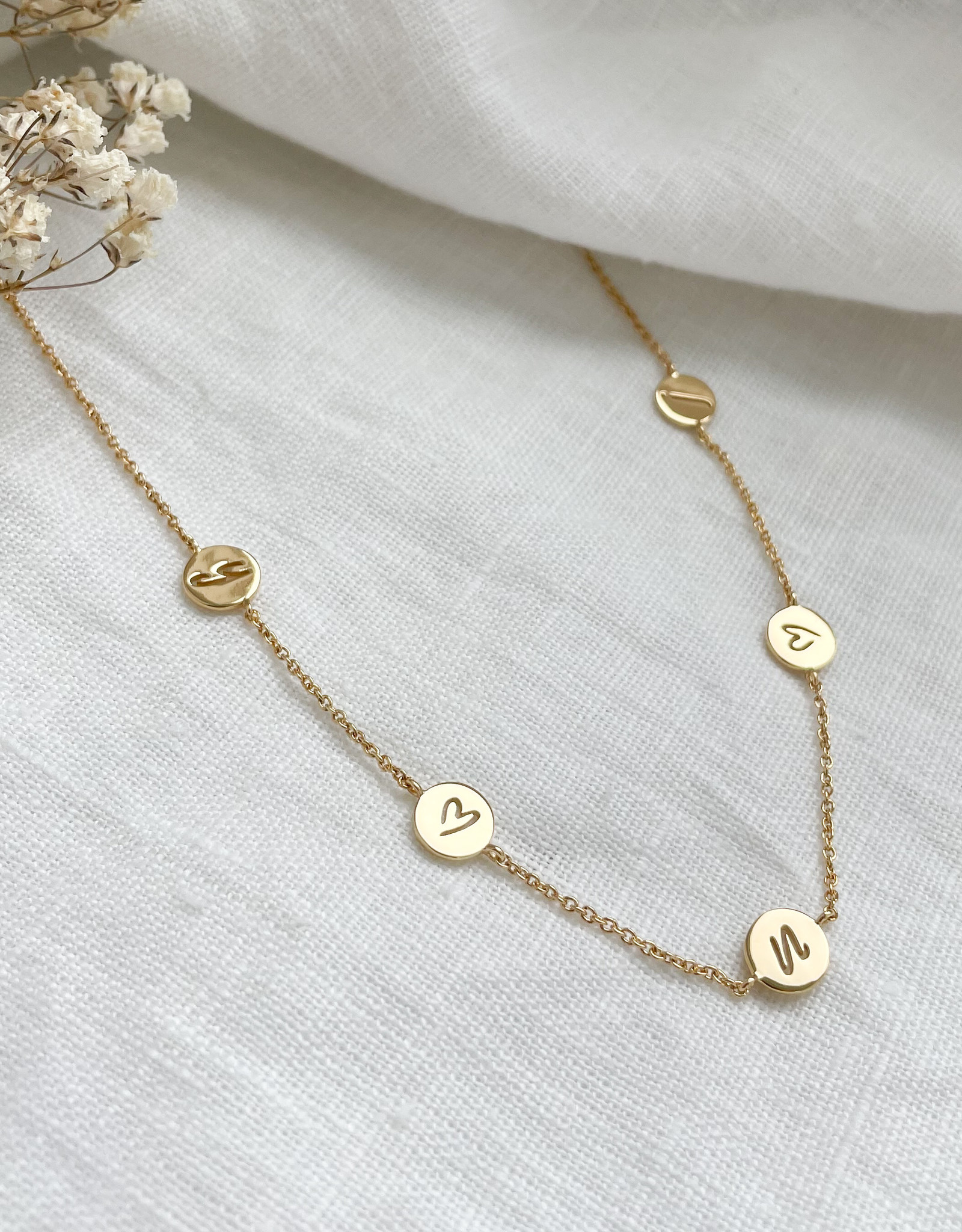 Design your necklace with 5 charms