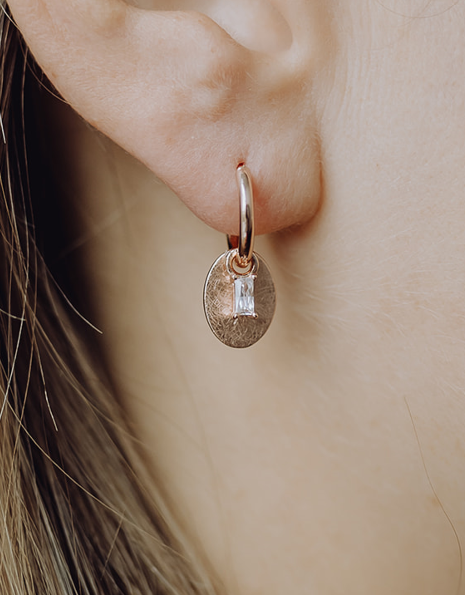 Oval ear charm