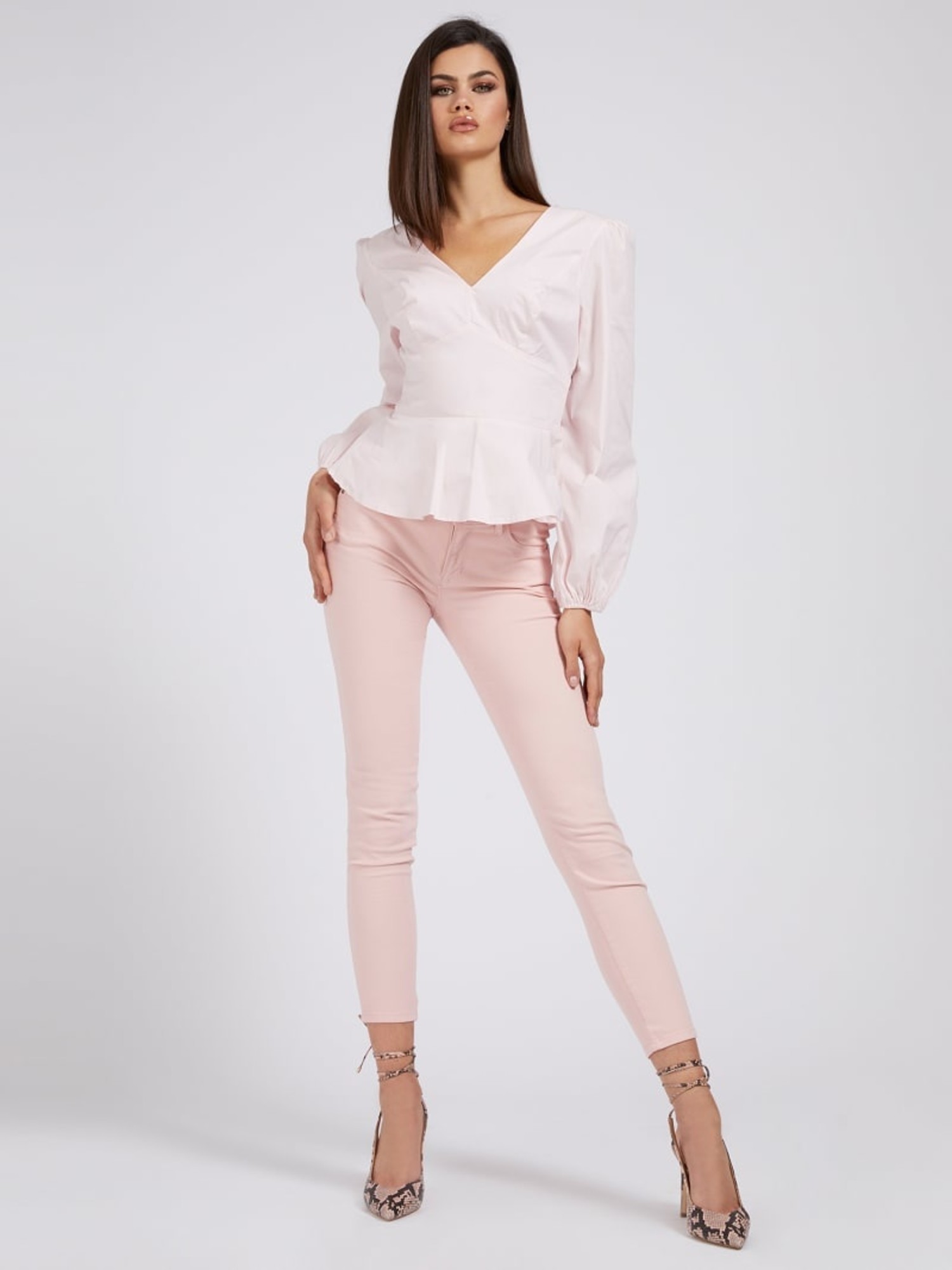 W1GAJ2W77RE - The Rose Hanger