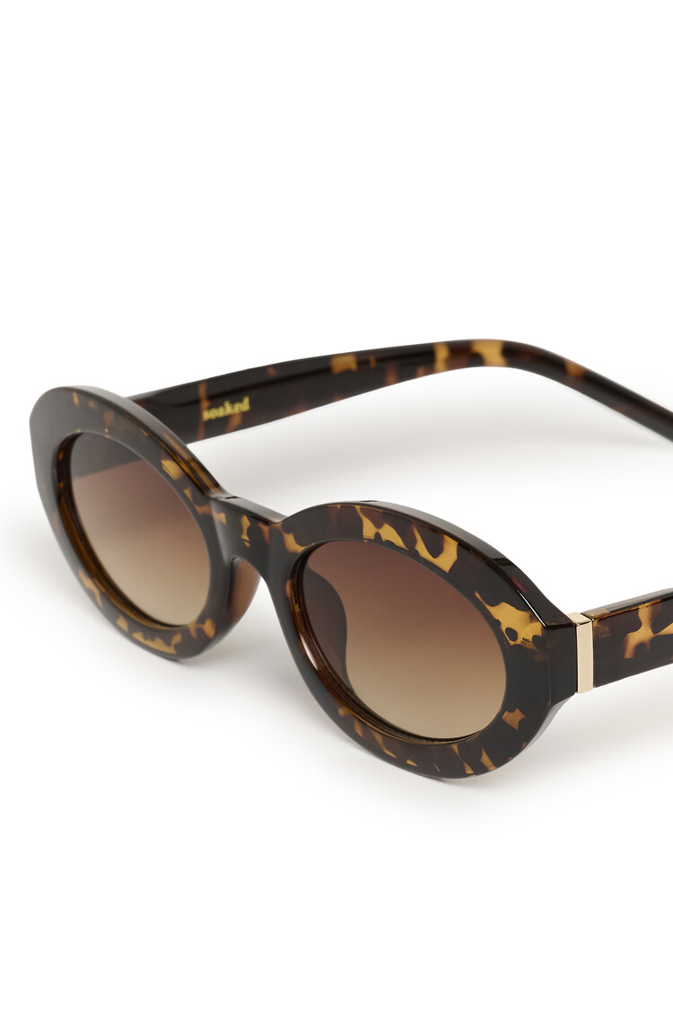 Soaked In Luxury SLChrisna Sunglasses