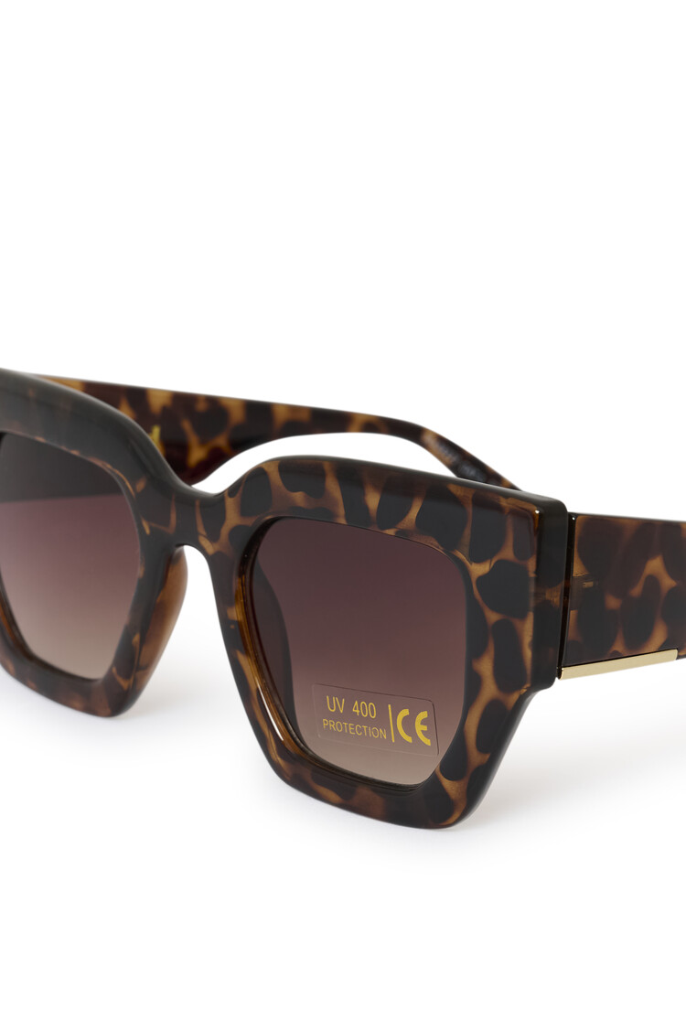 Soaked In Luxury SLChase Sunglasses