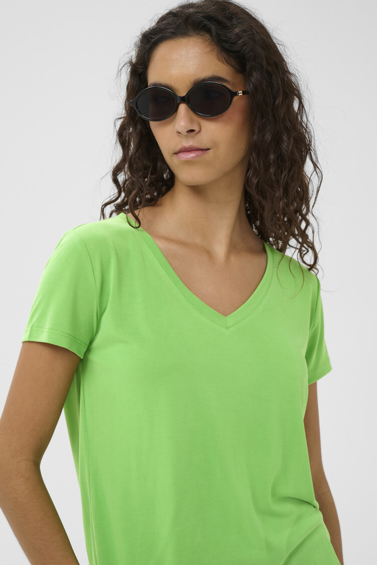 Soaked In Luxury SLColumbine V-Neck SS