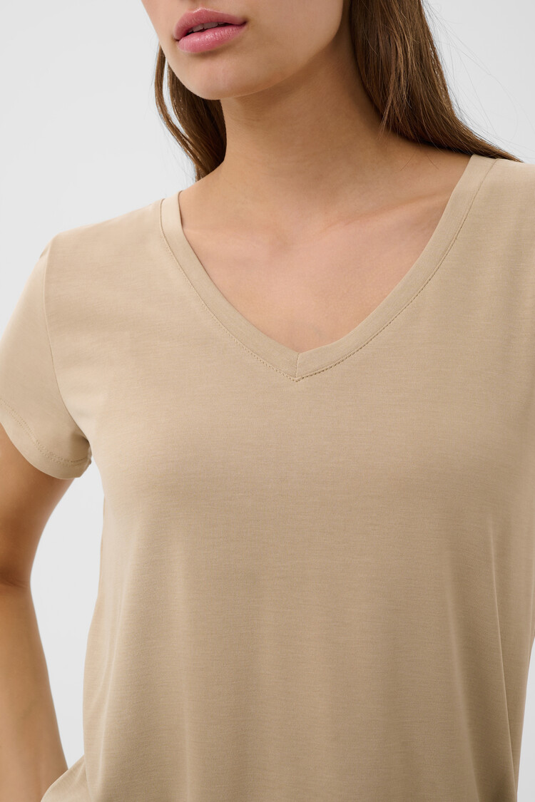 Soaked In Luxury SLcolumbine V-Neck SS