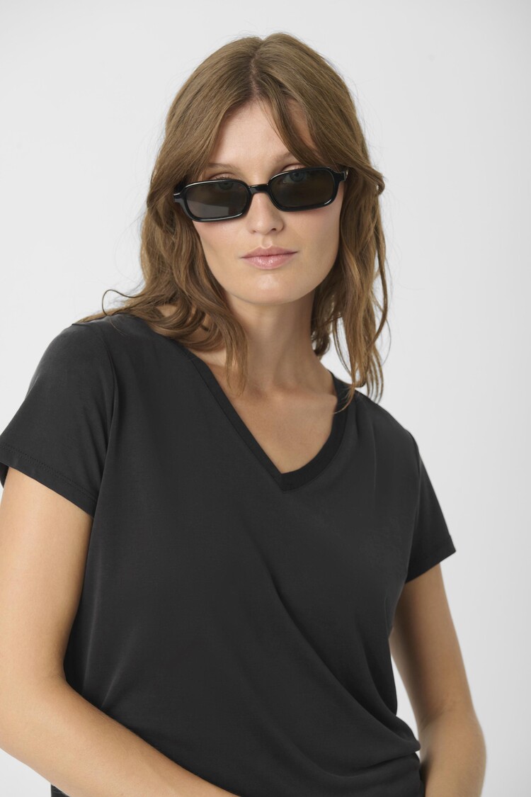 Soaked In Luxury SLcolumbine V-Neck SS