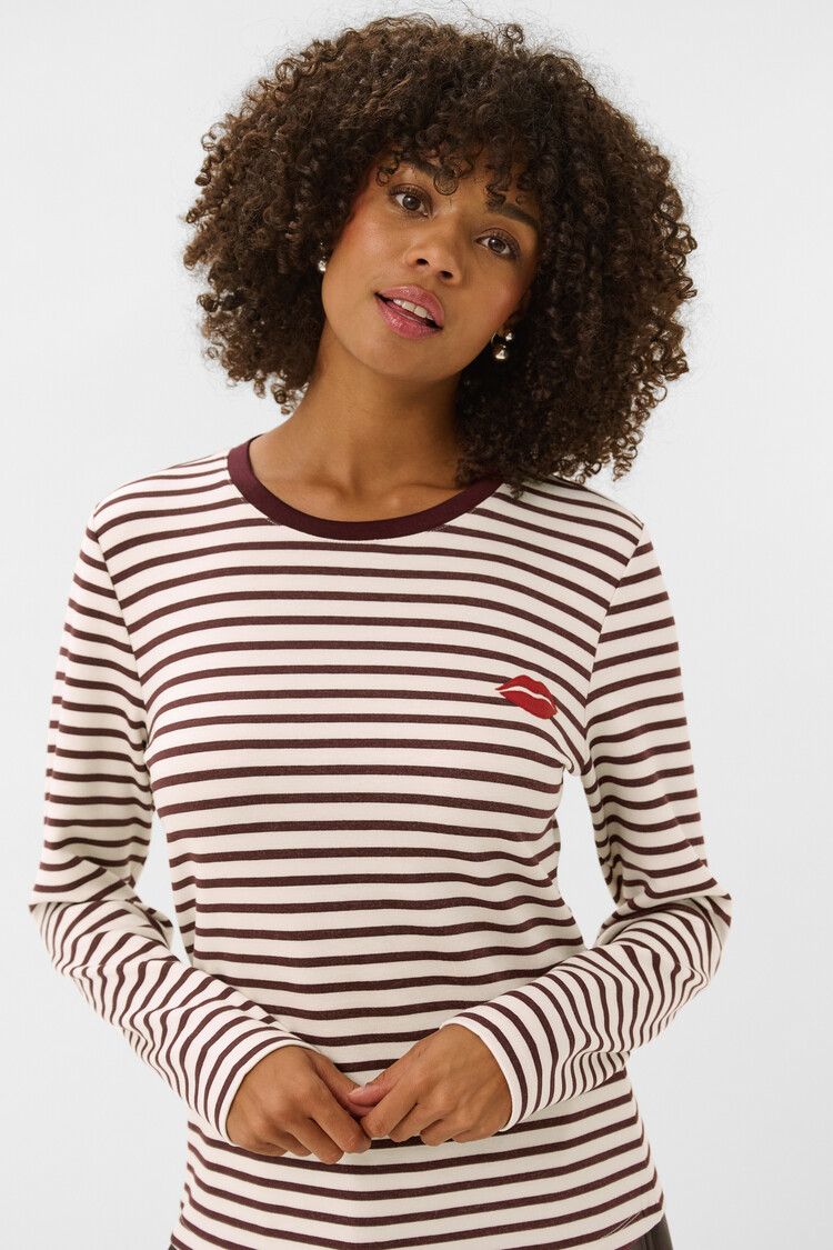 Culture CUhunta Kiss Sweatshirt