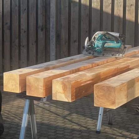 Eichenbohlen - 240x240 mm - Eichenbalken gehobelt (glatt) - Eichenholz rustikal HF ca. 25% (AD) Eichenbohlen - 240x240 mm - Eichenbalken gehobelt (glatt) - Eichenholz rustikal HF ca. 25% (AD)