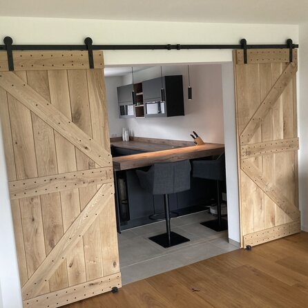 Eichenbretter Nut und Feder - 21x140 mm - Gehobelt Eichenholz rustikal künstlich getrocknet (KD) - für Innen & Außen (geschutzt) Eichenbretter Nut und Feder - 21x140 mm - Gehobelt Eichenholz rustikal künstlich getrocknet (KD) - für Innen & Außen (geschutzt)