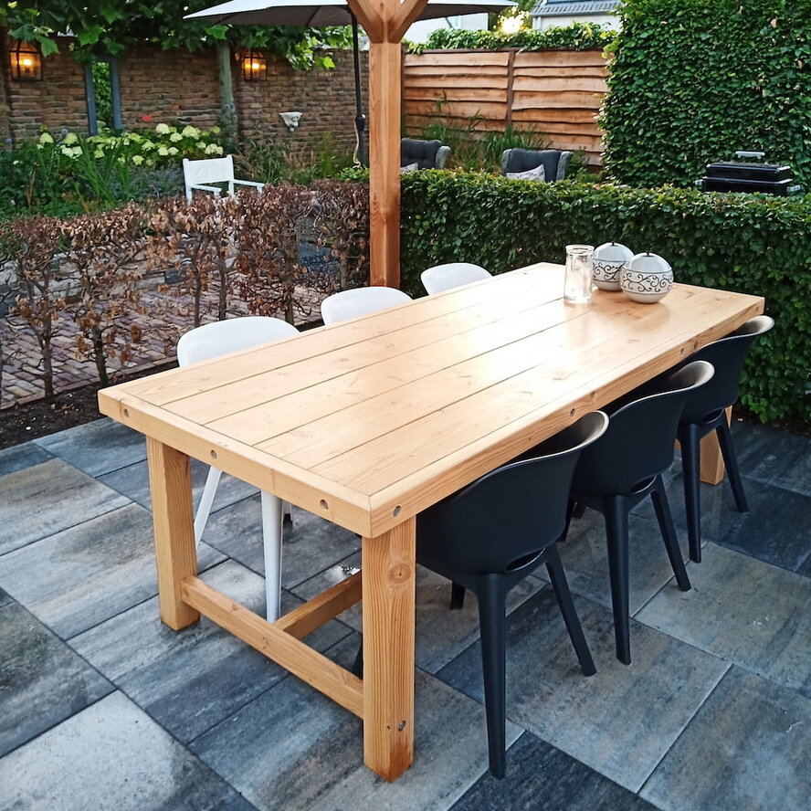 Douglasie Balken - 110x110 mm - Douglasieholz Bohlen gehobelt (glatt) - HF 18-20% (KD) Douglasie Balken - 110x110 mm - Douglasieholz Bohlen gehobelt (glatt) - HF 18-20% (KD)