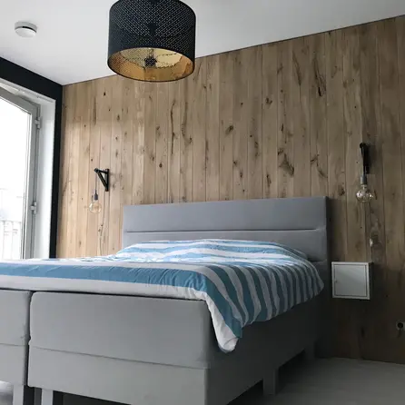 Eichenbretter Nut und Feder - 21x140 mm - Gehobelt Eichenholz rustikal künstlich getrocknet (KD) - für Innen & Außen (geschutzt) Eichenbretter Nut und Feder - 21x140 mm - Gehobelt Eichenholz rustikal künstlich getrocknet (KD) - für Innen & Außen (geschutzt)