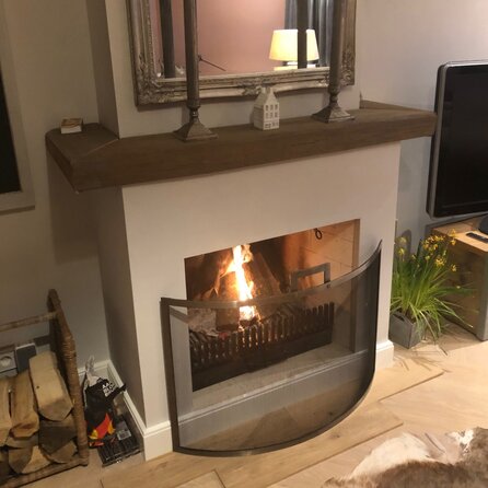 Alte Eichenbalke (gealtert) - 115x240 mm - Gehobelt, gebürstet, geräuchert und geölt mit Whitewash