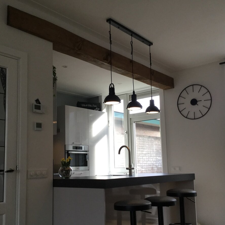 Alter Eichenbalken (gealtert) - 190x240 mm - von Hand gehobelt, gebürstet und geräuchert - Eichenholz rustikal, HF ca. 25% (AD) Alter Eichenbalken (gealtert) - 190x240 mm - von Hand gehobelt, gebürstet und geräuchert - Eichenholz rustikal, HF ca. 25% (AD)