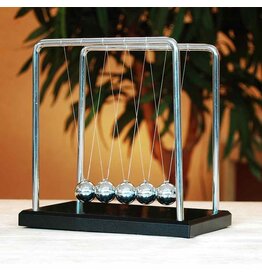 Giant Newton's Cradle groot