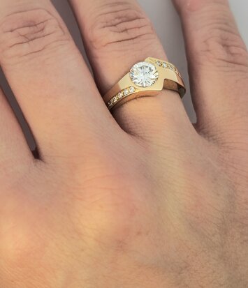 14 karaat gouden ring dames - Nova met Briljanten - Geelgouden ring