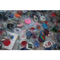 100 sets dartflights in een voordeelzak