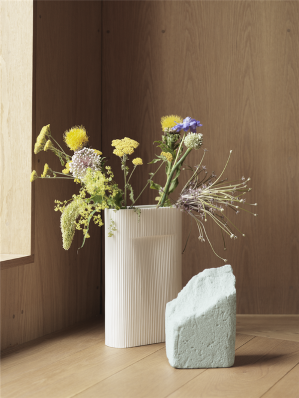 Muuto Ridge Vase - H35 - Off-White