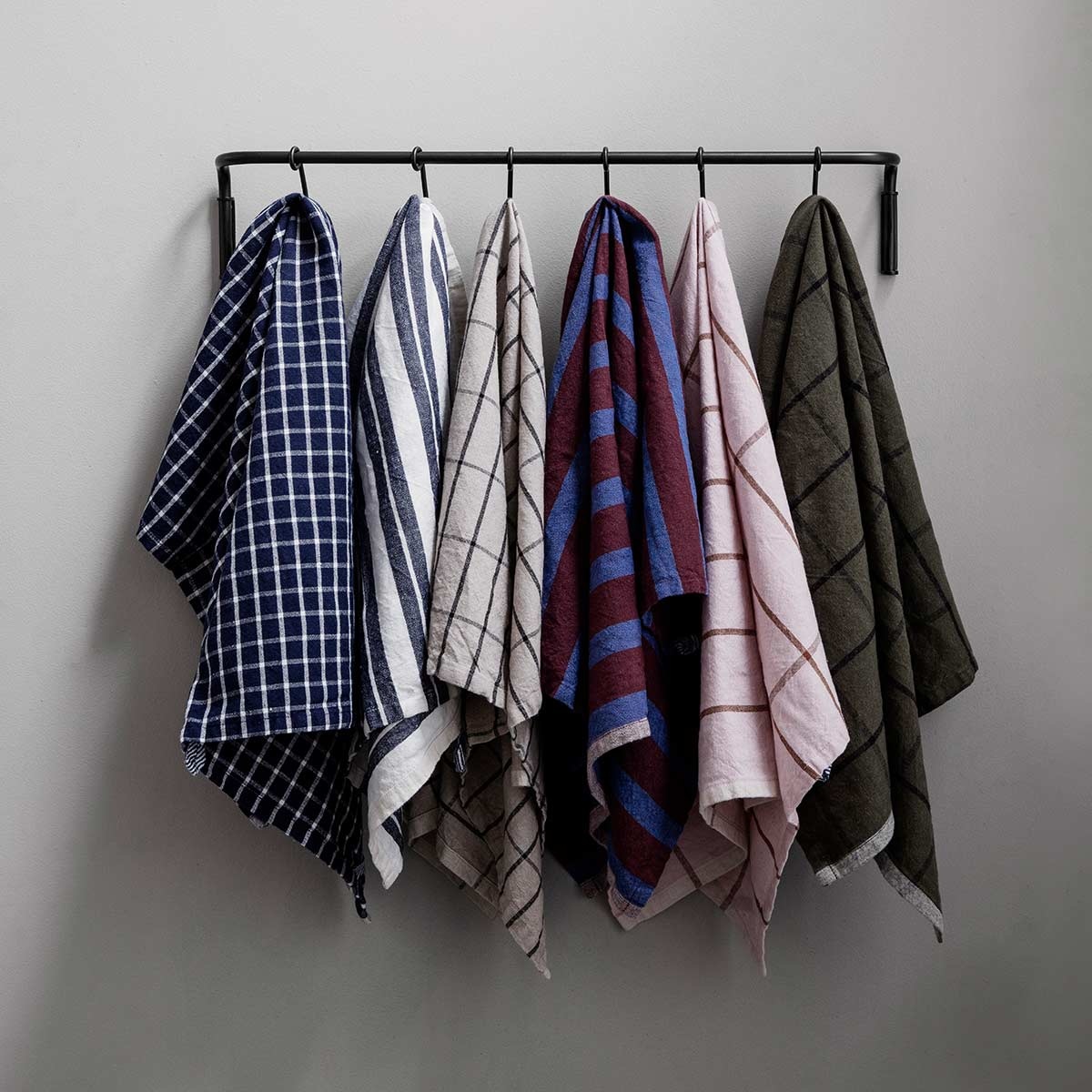 Ferm Living Hale Yarn Dyed Linen Tea Towel - Green/Black