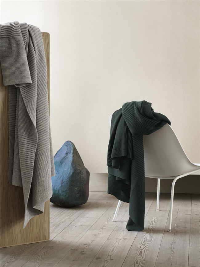 Muuto Rhythm Throw - Dark Green
