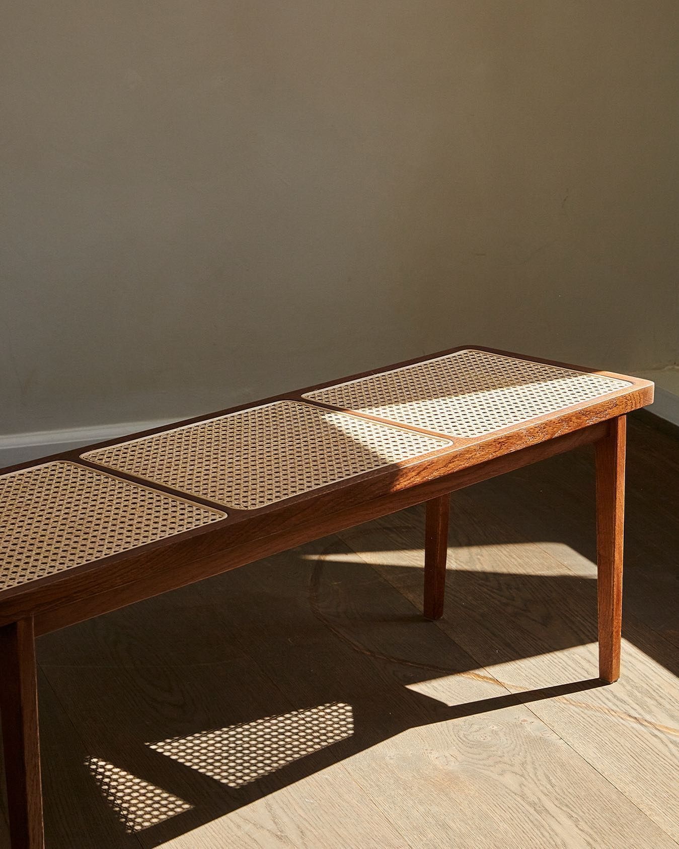 Norr11 Le Roi Bench - Dark Smoked