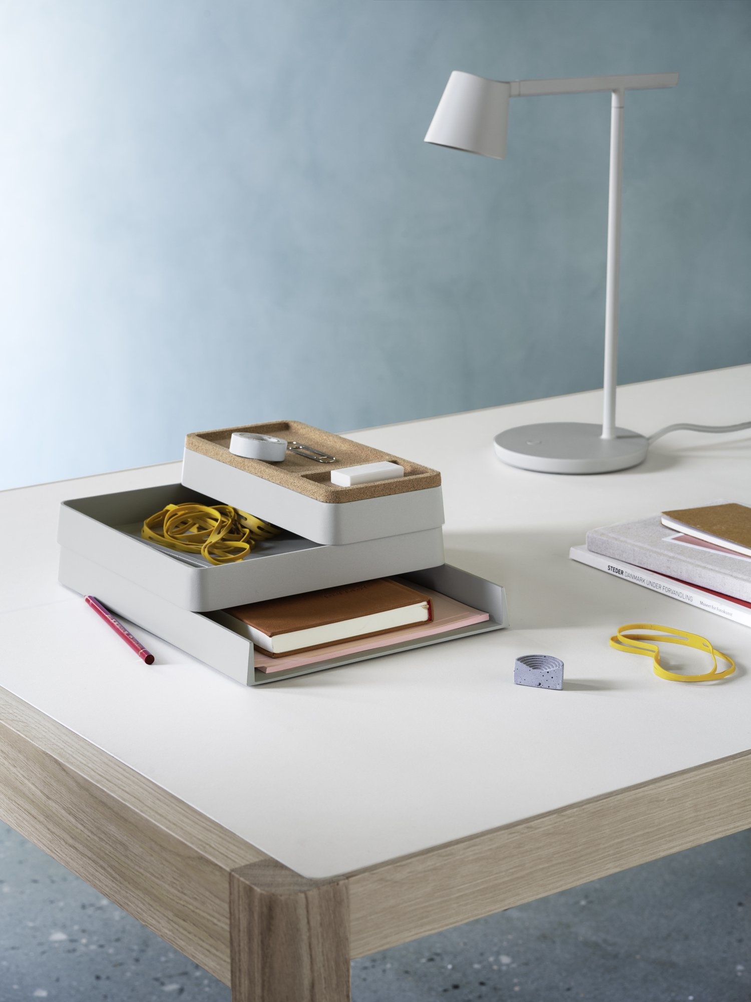 Muuto Arrange Desktop Series - Config 1 - Grey + Cork