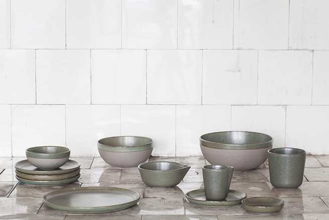 Serax MUG SURFACE ZONDER OOR D9 H8,5 CAMOGREEN