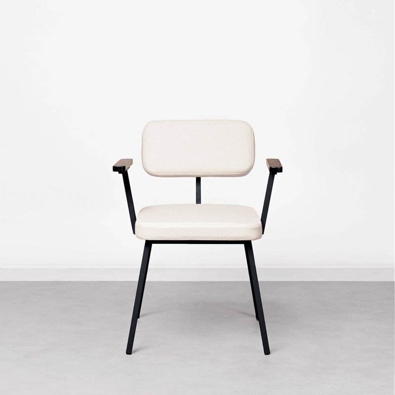 STUDIO HENK Stoel Ode Chair met armleuning - zwart - royal pearl106 - Eiken olie naturel