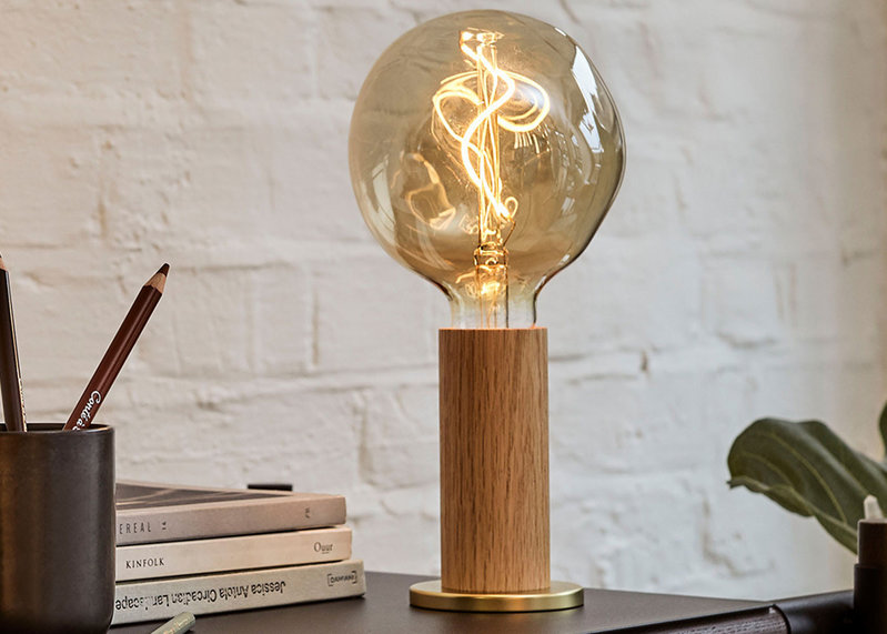 TALA Walnut Knuckle Table Lamp with Voronoi I Bulb