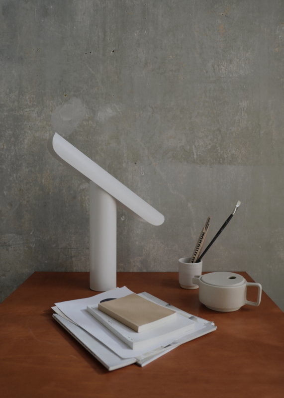 FRAMA T-lamp l table l white