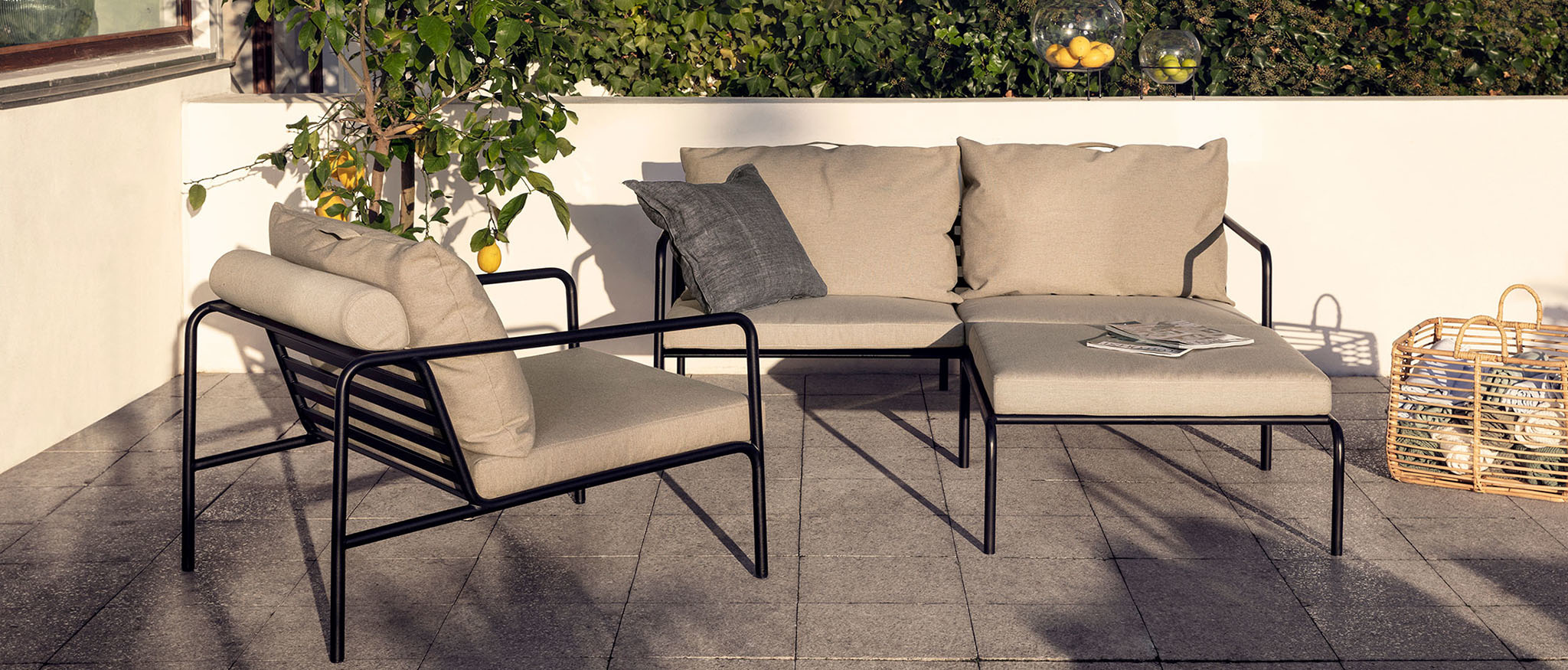 Houe AVON Ottoman - Black - Sunbrella/Heritage