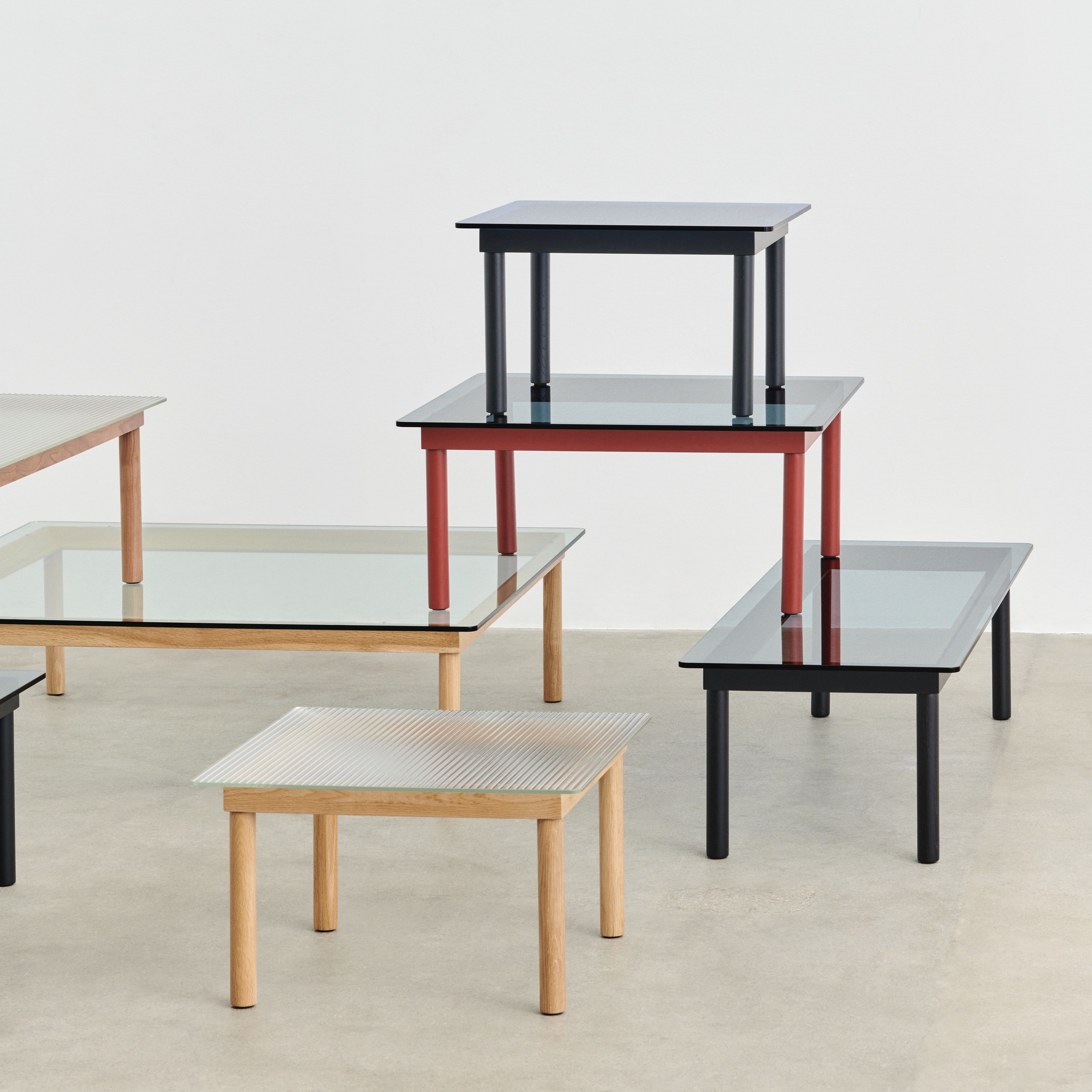 HAY Kofi 80x80 - Clear Reeded Glass/Walnut frame