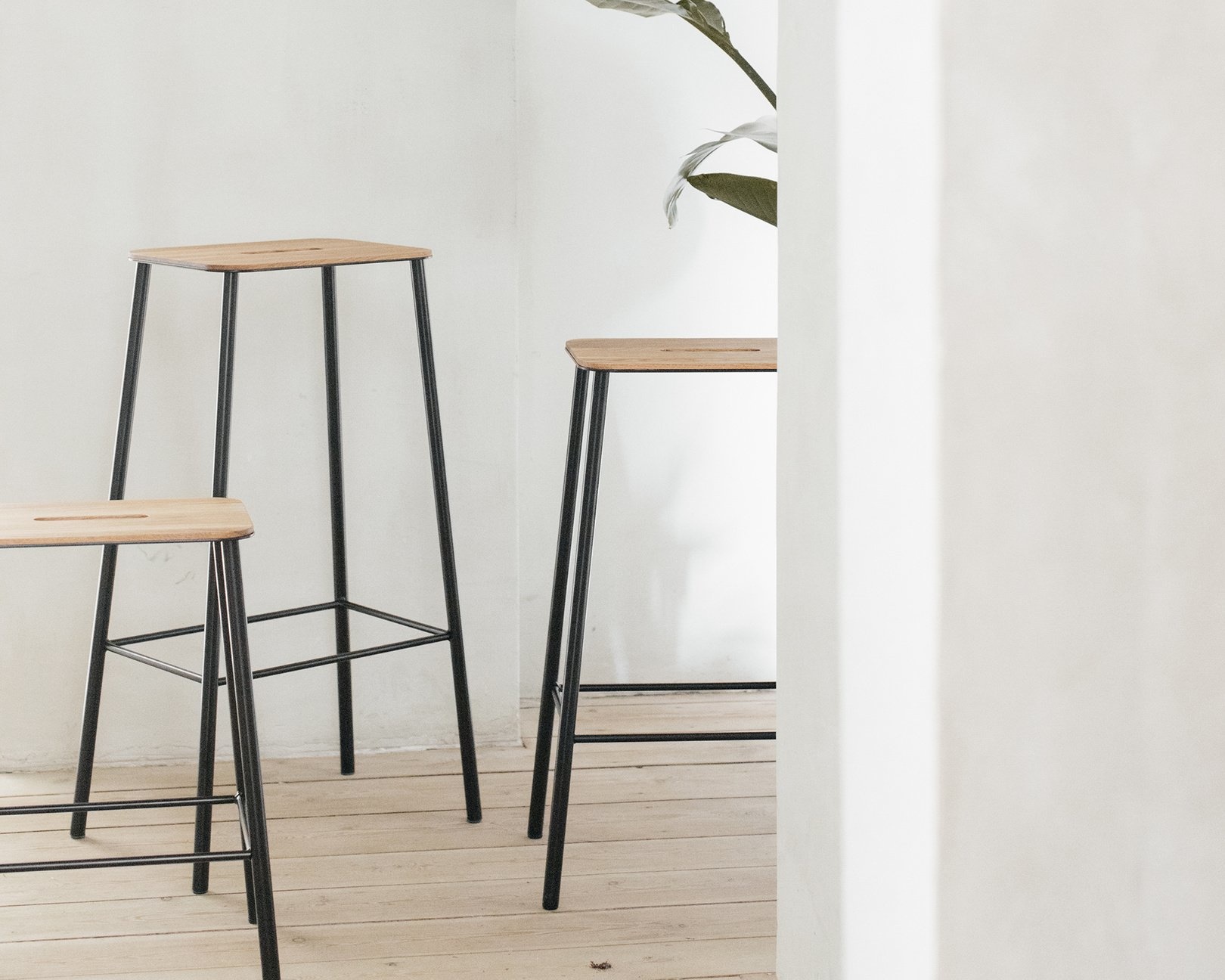 FRAMA ADAM stool | H65 | natural leather | raw steel