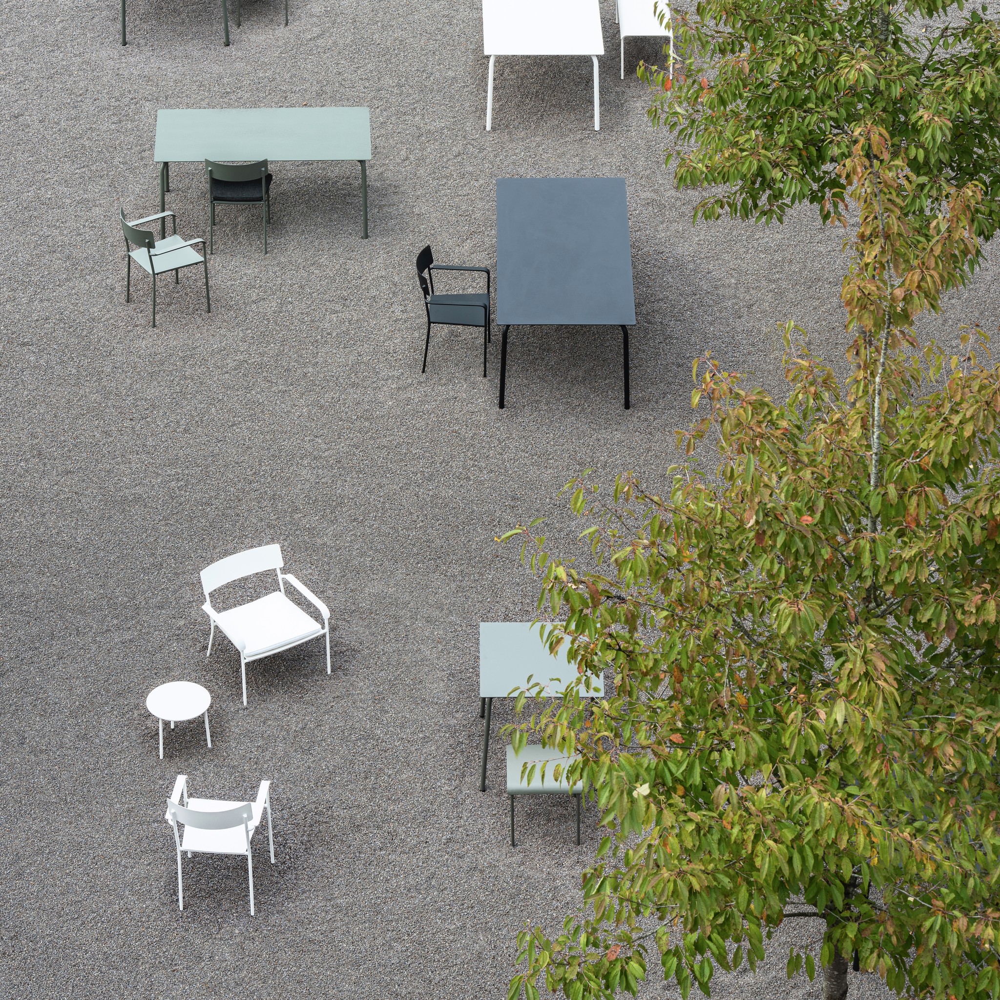 Serax AUGUST TAFEL 75 x 75 ALU EUCALYPTUS GREEN