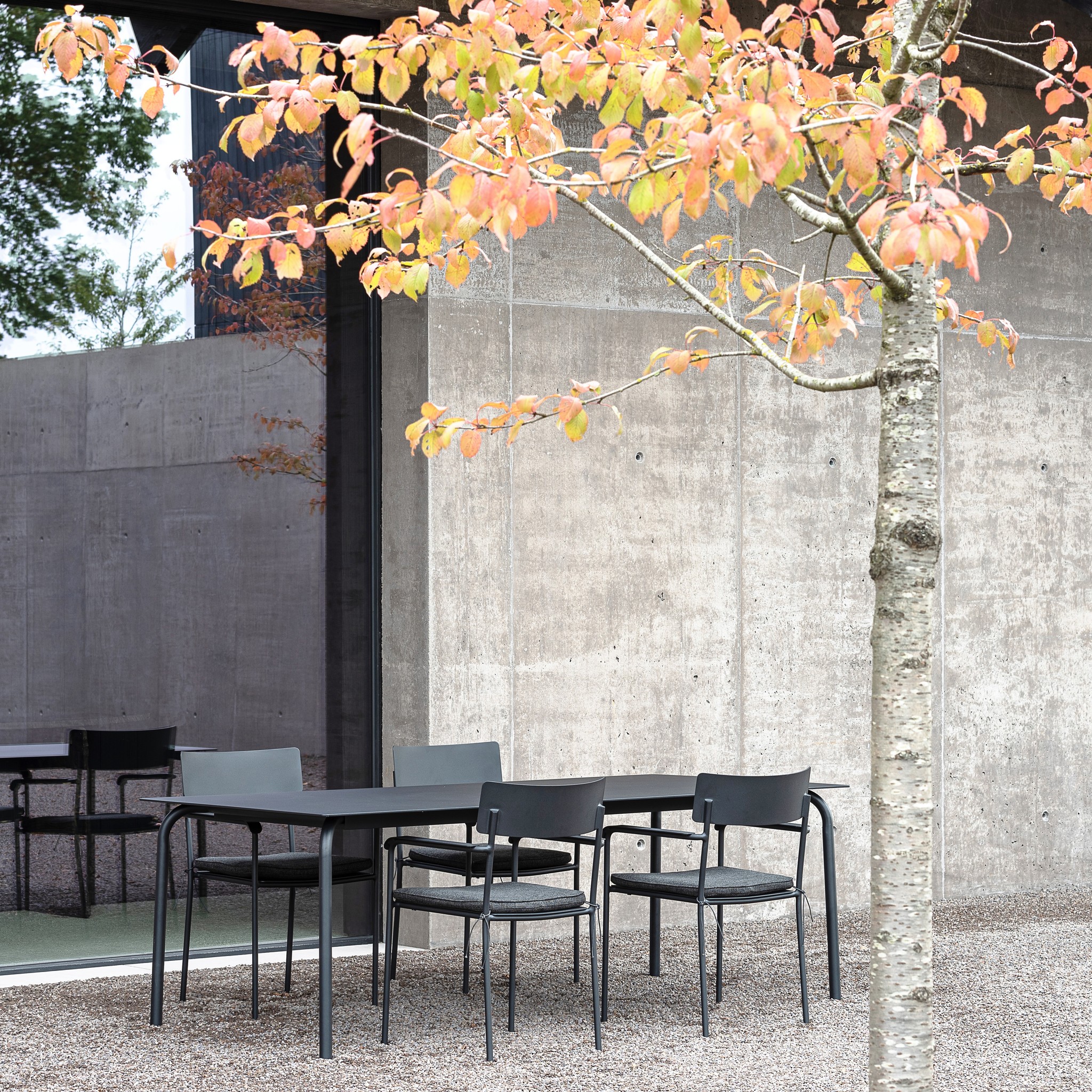 Serax BENCH BLACK AUGUST