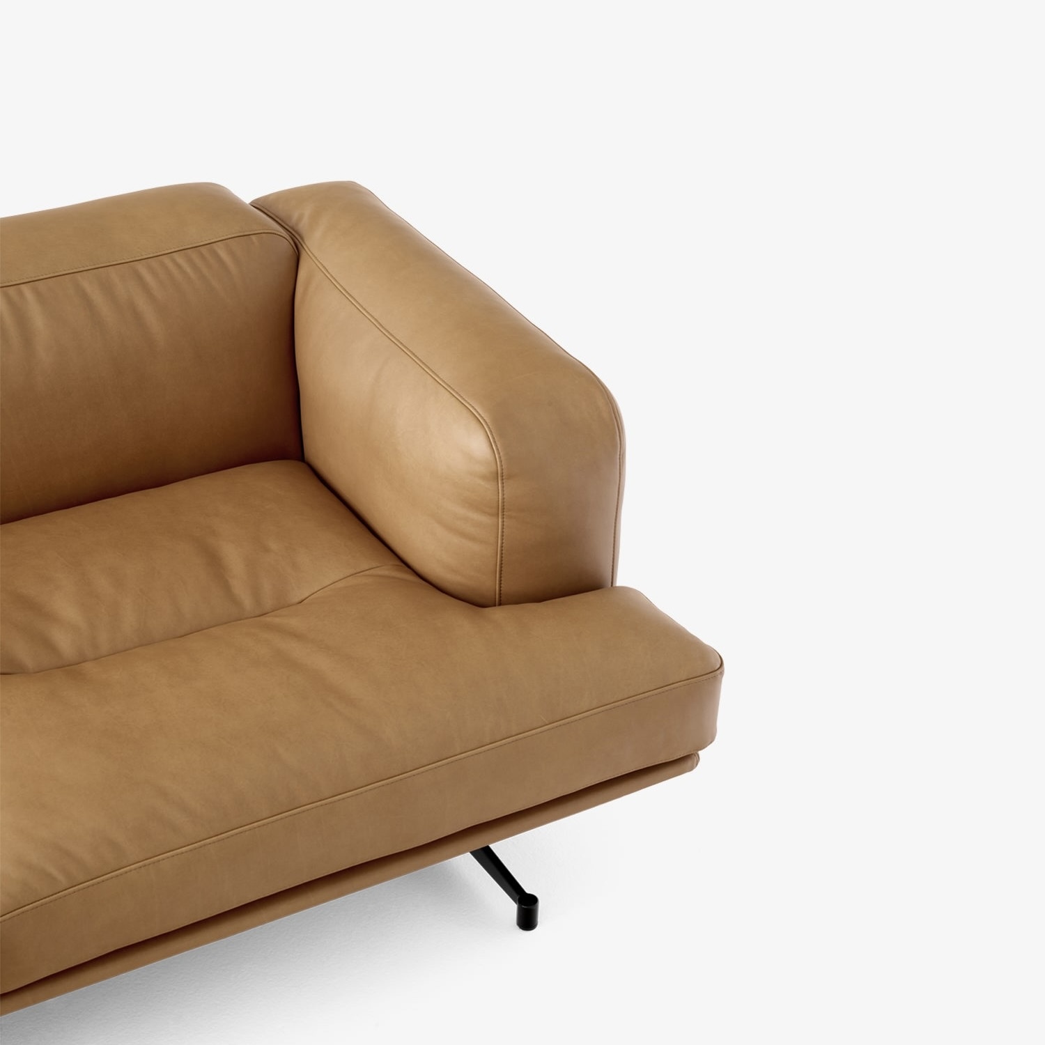 &Tradition Inland AV23 - Noble Cognac Leather/Warm Black