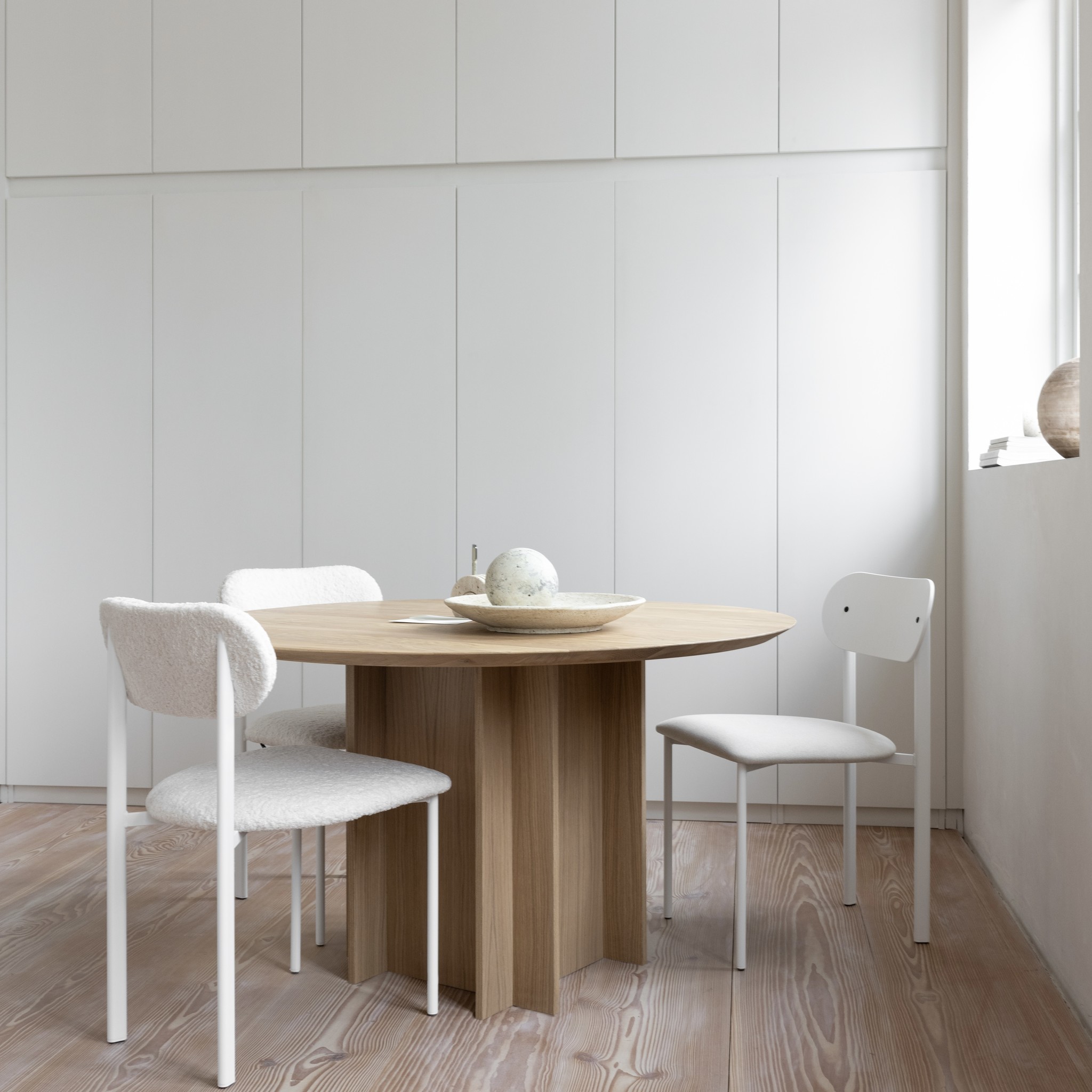 STUDIO HENK Eettafel rond - Column - 130 cm - verjongd - Eiken natural light hardwax olie