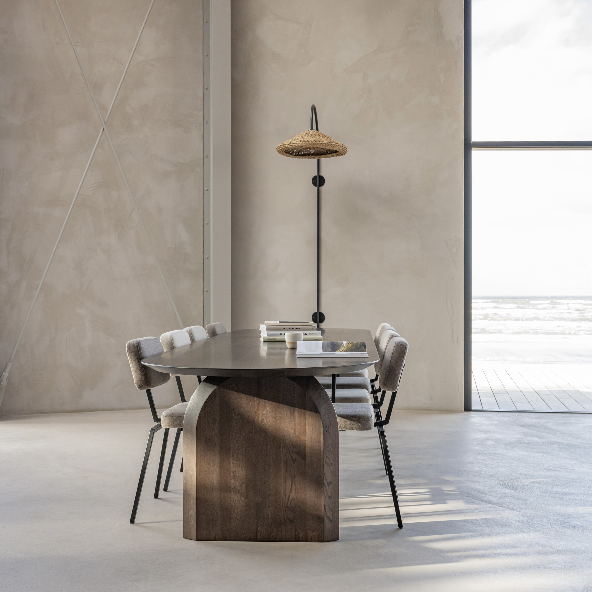 STUDIO HENK Eettafel plat ovaal - Slot - 220 x 90 cm - verjongd - Eiken gerookt gebeitst