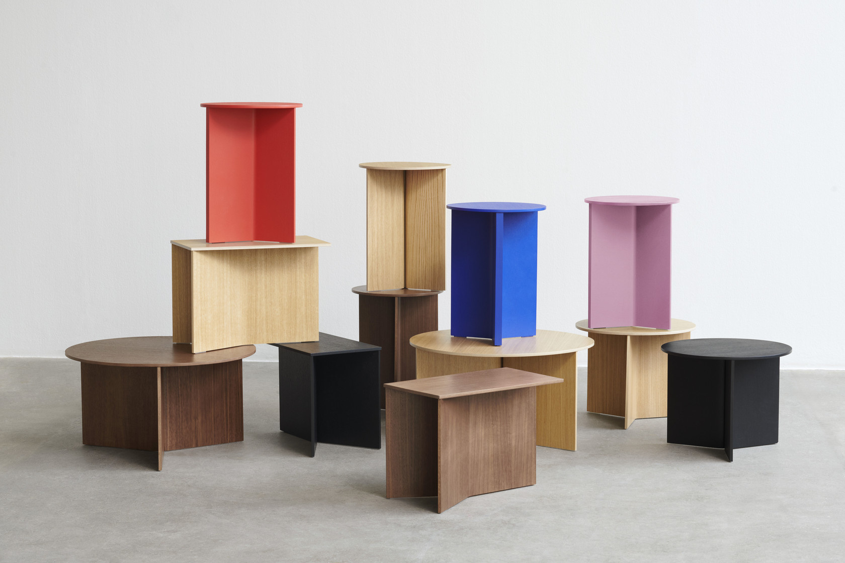 HAY Slit Table Wood - Round High 35cm Walnut