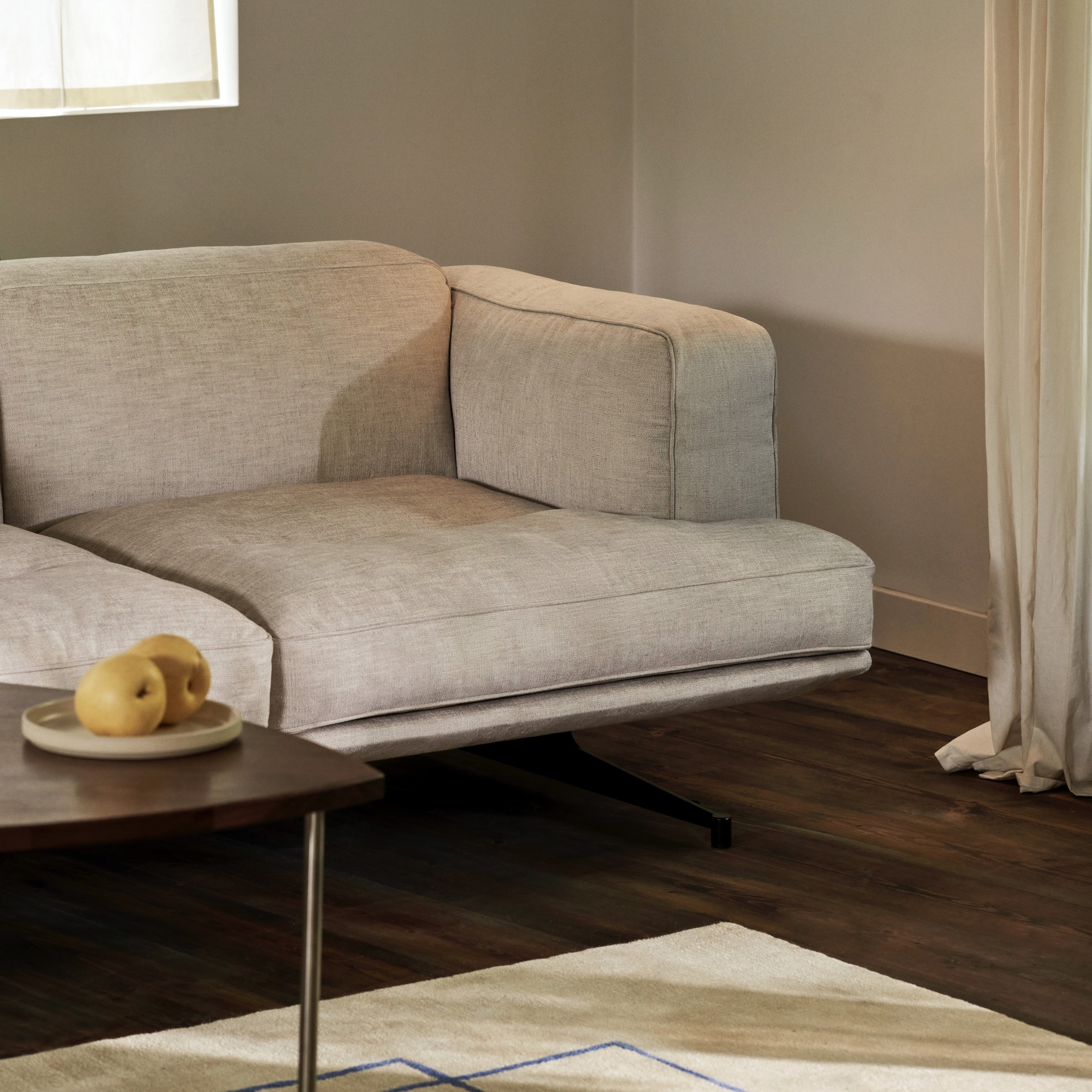 &Tradition Inland AV22 - Clay 0011/Warm Black