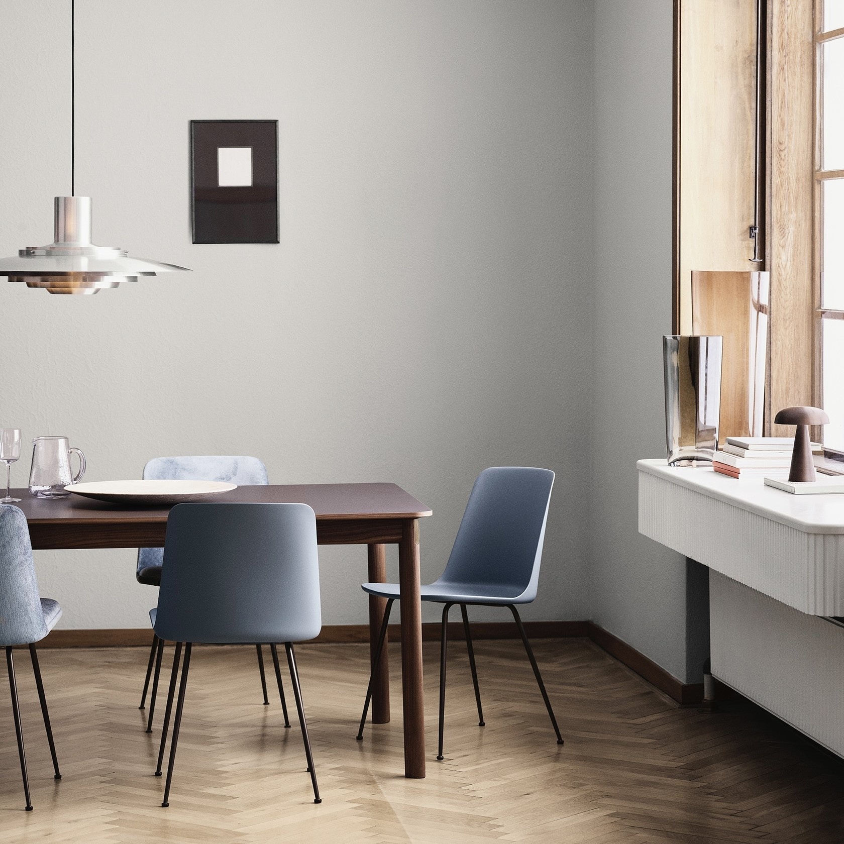 &Tradition Rely Chair HW6 - Black Base