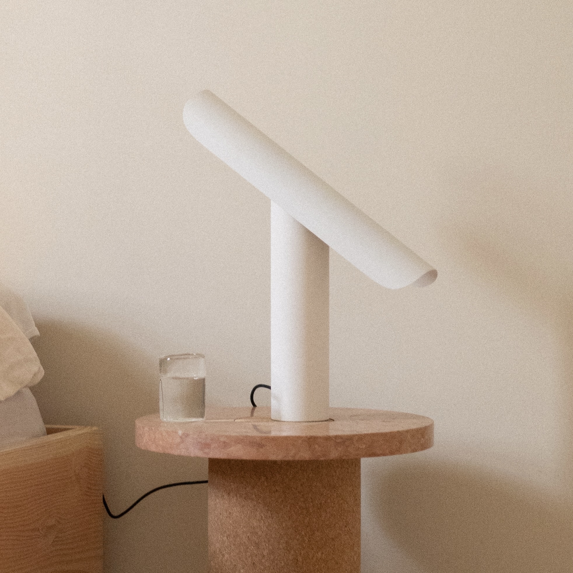 FRAMA T-lamp l table l white