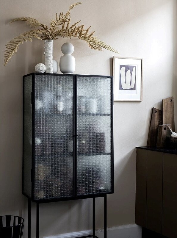 Ferm Living Haze Vitrine - Wired glass - Black