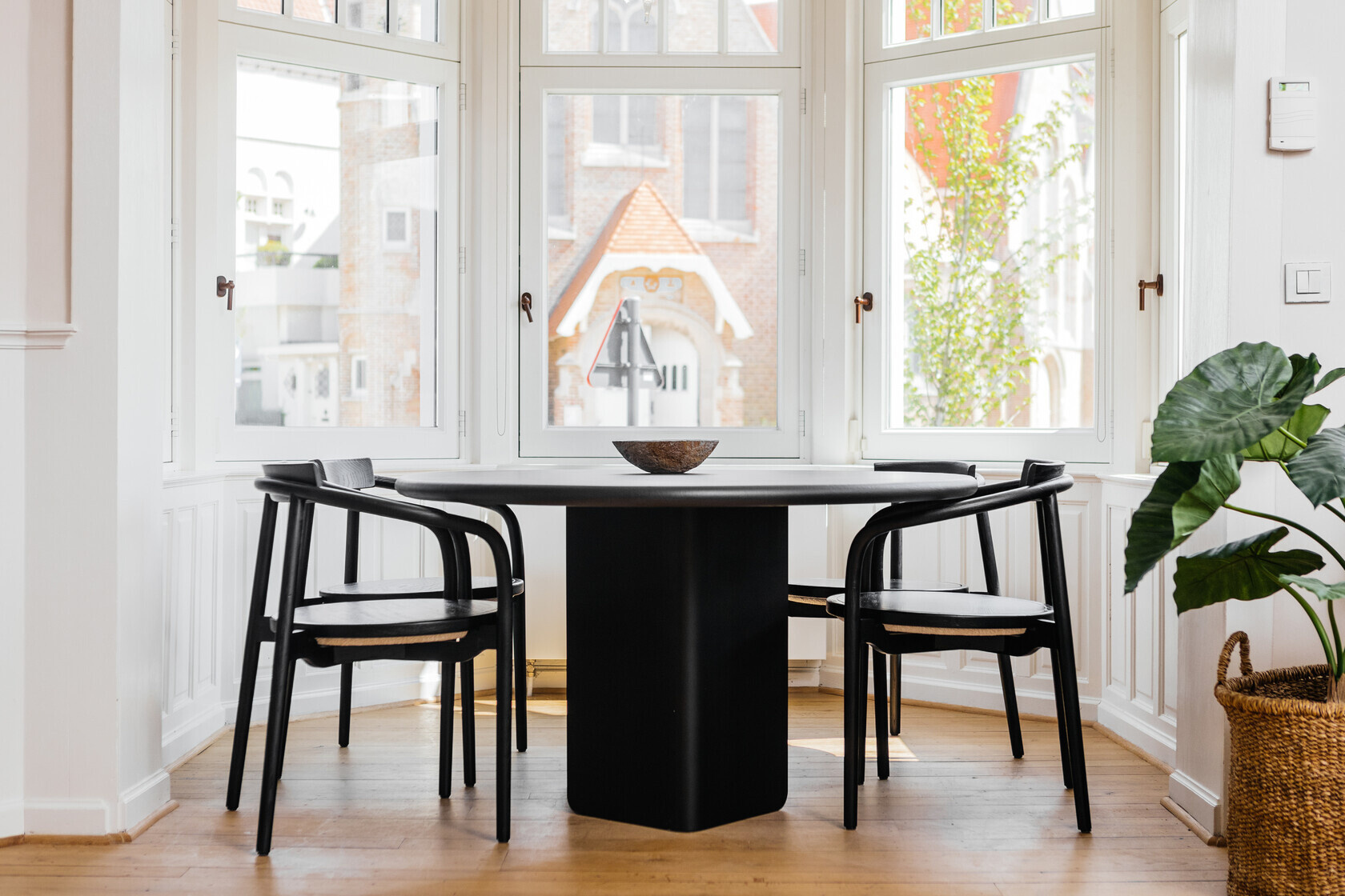 TOOON by Toon De Somer Ton Sur Tooon TST Table large cement 237x192cm