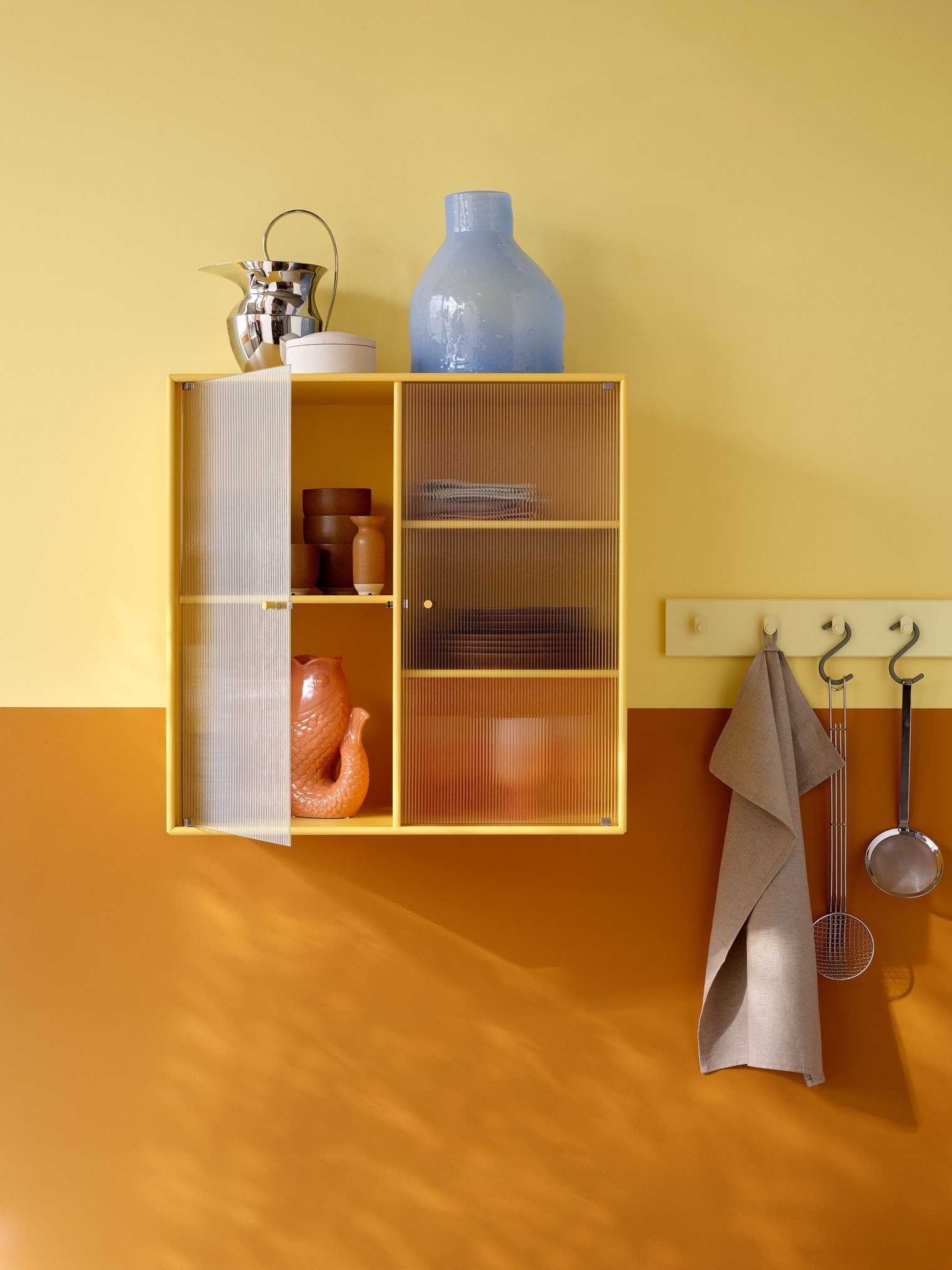 MONTANA RIPPLE III – Vitrine cabinet - 167 Ruby