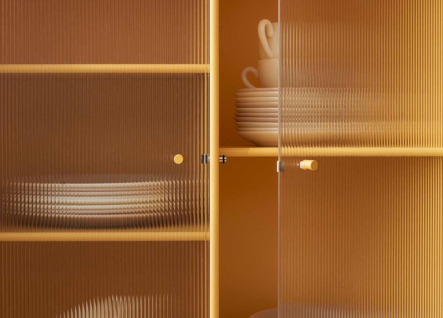 MONTANA RIPPLE III – Vitrine cabinet - 167 Ruby