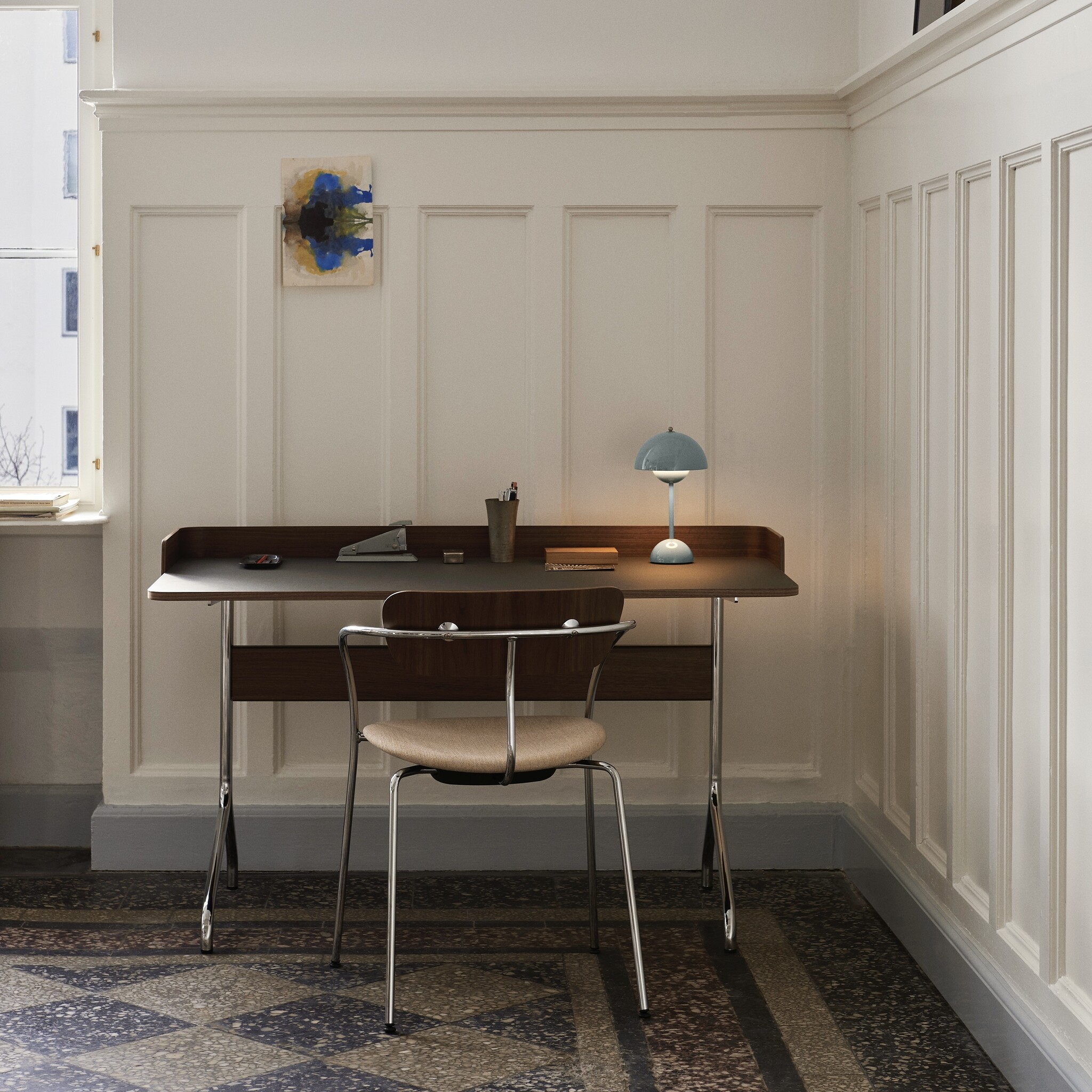 &Tradition Pavilion AV17 - Iron Linoleum w. lacquered walnut & chrome base