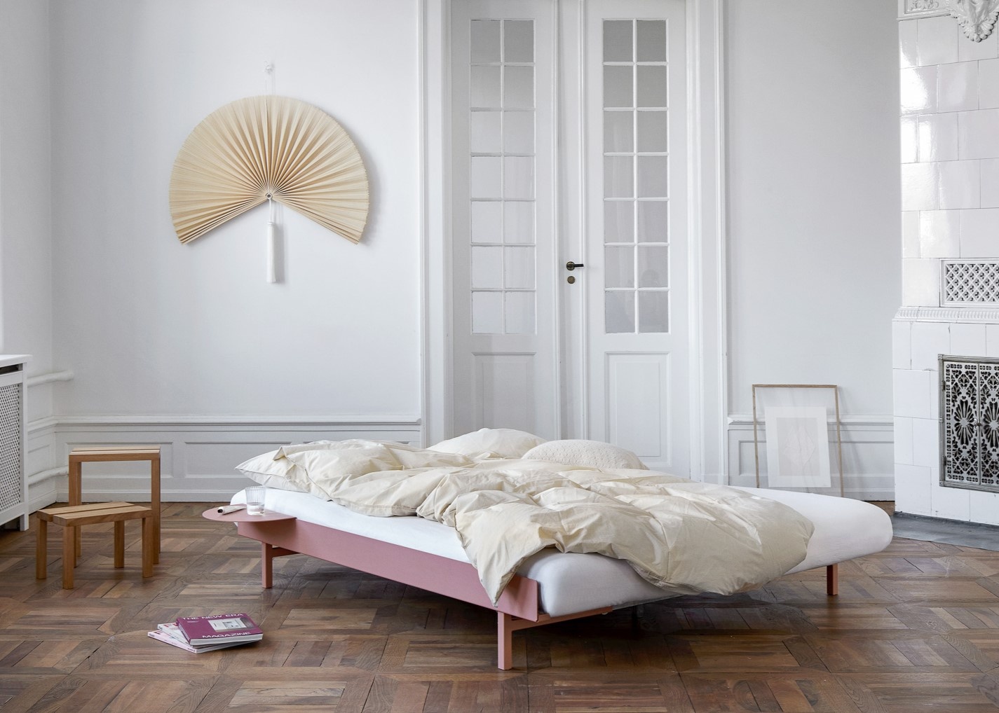 Moebe Bed 90 / 180 cm - 2 sidetables